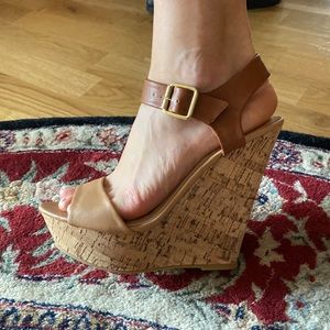 NWOT NEW Never Worn Womens Neutral Wedge Heel size 8.5